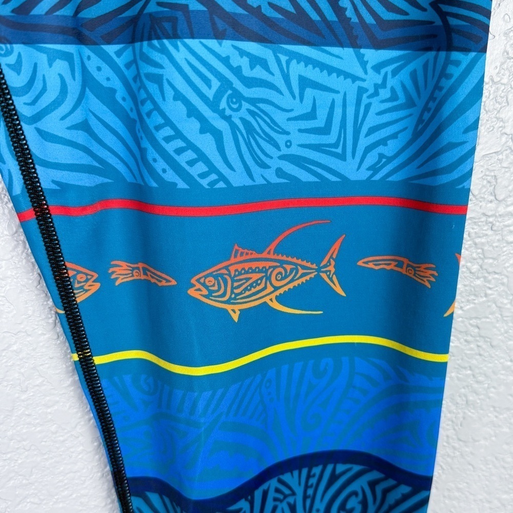 Pelagic NWT Oceanflex Active Leggings M Teal Blue Fish Stripes Island Hawaiian - Picture 5 of 11